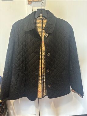 Quilted Burberry Medium womens jacket